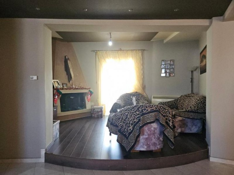 Neapoli Kreta, Neapoli: Geräumige Wohnung zu verkaufen Wohnung kaufen